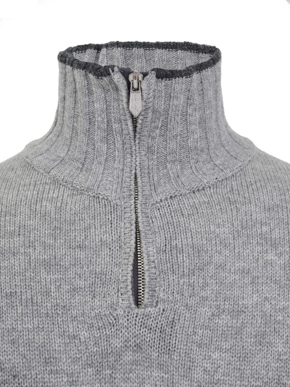 Свитер на молнии